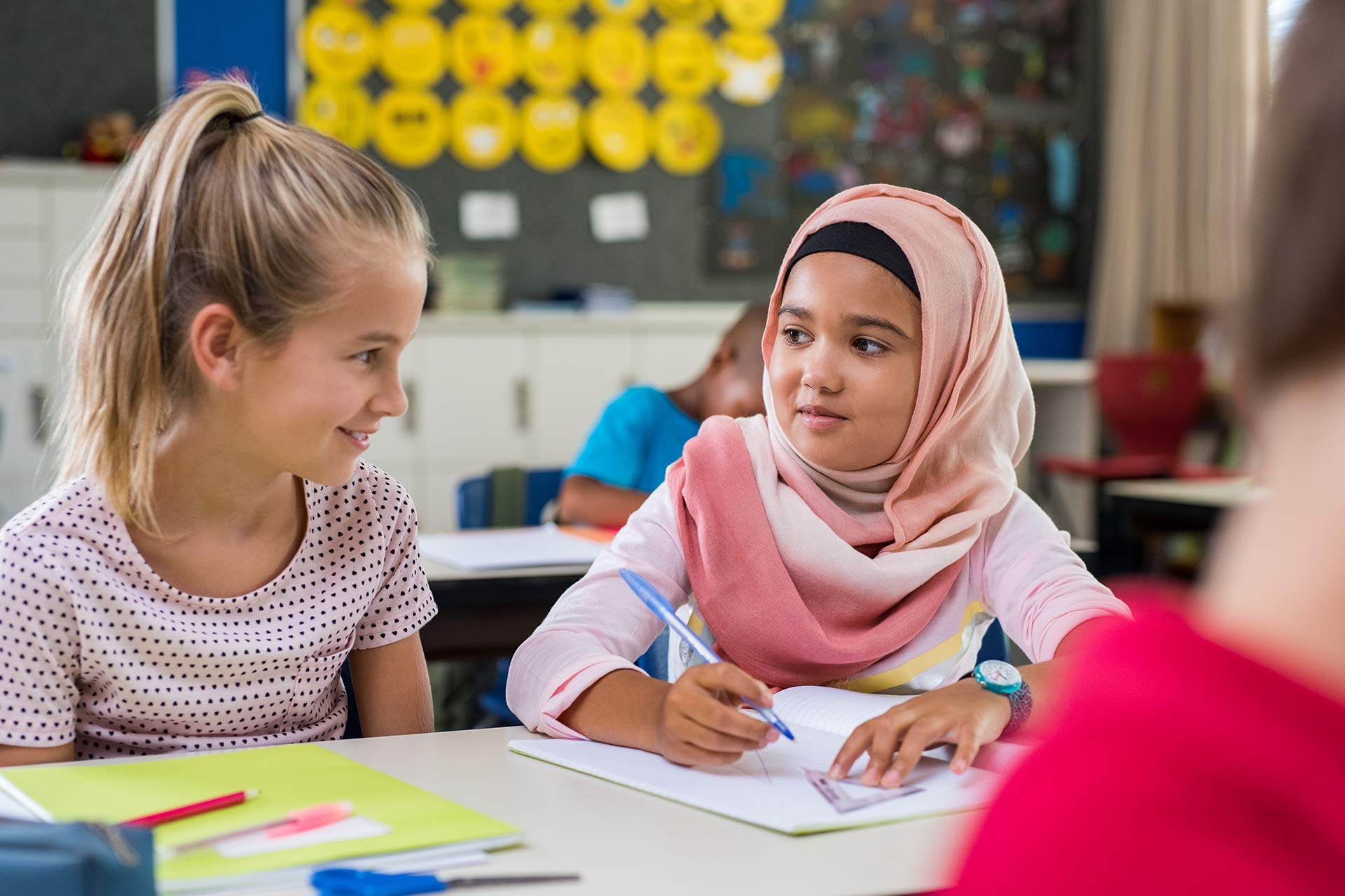 muslim-girl-with-her-classmate
